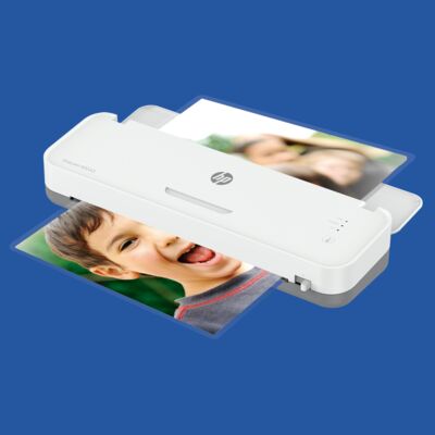 Laminiergerät HP OneLam 400 A3 mit Folie auf blauem Hintergrund/GO Europe