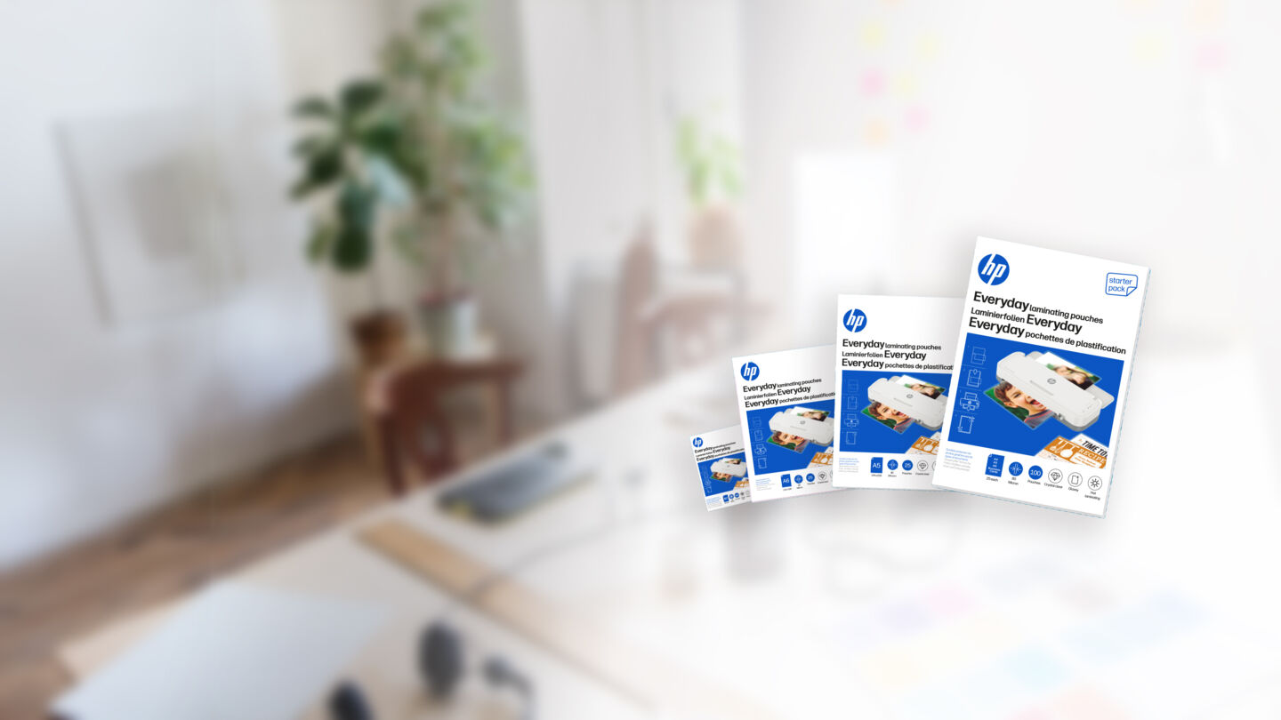 Packaging Everyday laminating pouches with desk in background/GO Europe
